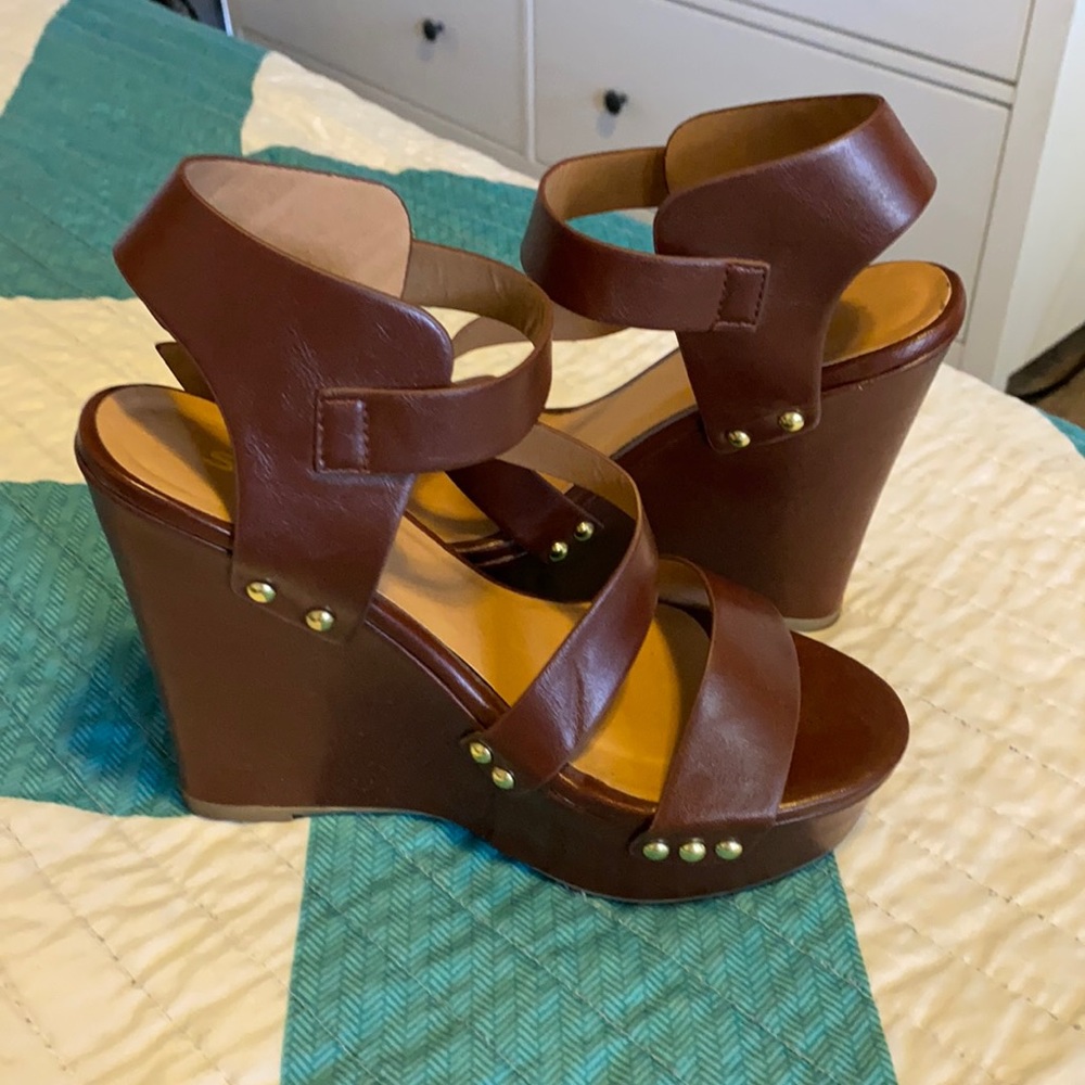 Brown wedges